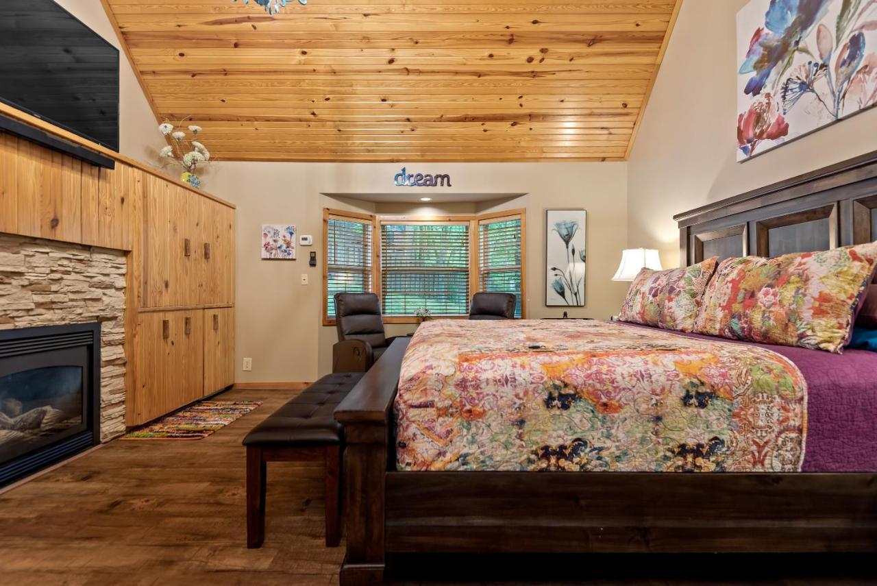 The Woods Cabins Юрека Спрингс Екстериор снимка