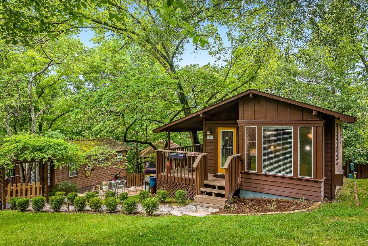 The Woods Cabins Юрека Спрингс Екстериор снимка